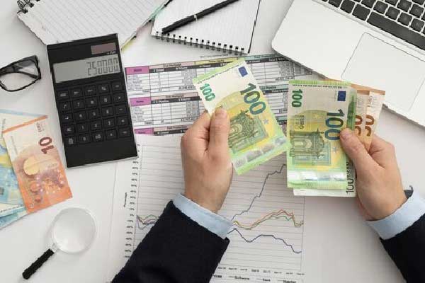算力需求驱动技术迭代 光通信公司多路径掘金产业链上游
