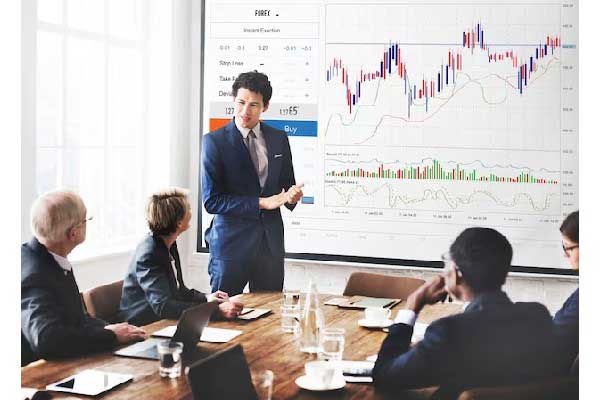 算力需求驱动技术迭代 光通信公司多路径掘金产业链上游